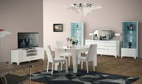 Pirilti Yemek Odasi Evini Beyazin Safligindan Baharin Renklerinden Mahrum Etmek Istemeyenlere Ozel Http Www Yildizm Mobilya Fikirleri Ev Dekoru Yemek Masasi