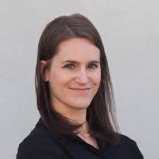 Robyn Oliver's Instagram, Twitter & Facebook