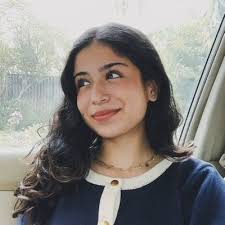 alaiza (@alaizafarid)