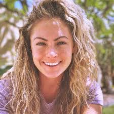 Jeanie Bray's Instagram, Twitter & Facebook