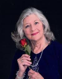 Shelley Donohue's Instagram, Twitter & Facebook