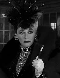 Black And White Fur Coat Cruella Deville Glenn Close Cruella De Vil Costume Google Search Cruella Deville Cruella Female Villains