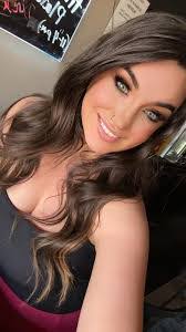 Tara Beckham's Instagram, Twitter & Facebook