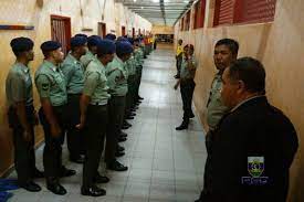 Perarakan penuh aset & kelengkapan pertahanan milik angkatan tentera malaysia. Program Sehari Bersama Pusat Rejimen Semboyan Diraja Facebook