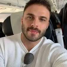 Este mensaje es para ti Estoy muy confundida 🥺 porque ahora no me estás  respondiendo... Te necesito 😟 Por favor, dime hola 💔💔