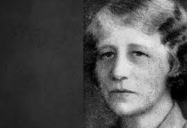 Ursula Hope's Instagram, Twitter & Facebook