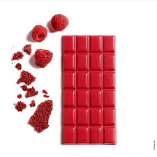Decouvrez Toute La Fraicheur Et Le Pep S D Une Framboise Fraiche Dans La Tablette Framboise Croustillante De Cho Organic Wine Pastry Desserts Sparkling Wine