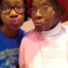 Kahnie Cowan (@kahniecowan)