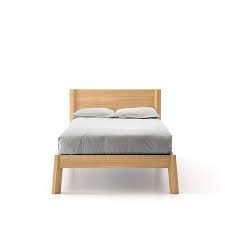 Ce lit combiné comprend un lit haut, un bureau extractible, 2 grands tiroirs, un espace de rangement derrière 2 portes et 2 étagères sous l'escalier. Breda Lit 90x200 Punt En Bois Massif Design B Garcia