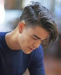Yüz hatlarının, boyun, kilonun ve hatta boynun bile erkek uzun saç modelleri seçimi yapılırken önemi vardır. Erkekler Icin Uzun Sac Modeli 2019 Sac Modelleri