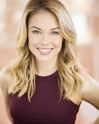 Stephanie Bennett joins the leading cast of Hearts of Robin Lane for  Hallmark. @stephaniedbennett