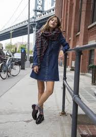 Love The Oxford Shoes Pairs With The Denim Dress And Oversize Scarf Fashion Style Denim Dress