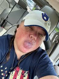 It's Thursday and that means it's Day 20 of Sonia's New Life Journey after  separation. Gym day was good. I tried something different today, I used the  stationary bike, ab machines of