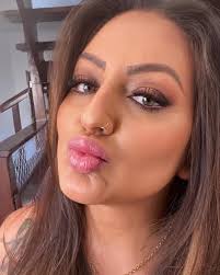 Fernanda Veiga (@feveigars) • Instagram photos and videos