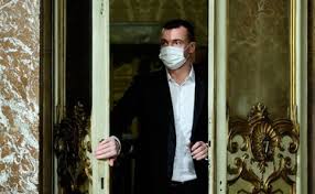 Come scritto da repubblica in un retroscena, dietro la mossa di conte si celerebbe una strategia messa a punto con rocco casalino. Rocco Casalino Cosa Pretese Per Il Suo Ufficio A Capotavola Con Macron E Merkel C Era Lui Mica Conte Il Tempo