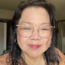 Jocelyn Shelton's Instagram, Twitter & Facebook