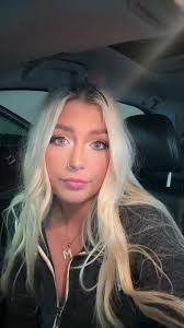 Miranda Sabine's Instagram, Twitter & Facebook