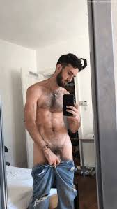 Hairy And Hung Sam Morris Offers Something Different - Nude Men, Nude Male  Models, Gay Selfies & Gay Porn