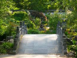 Feng shui im garten pflanzen die das wasserelement darstellen. 11 Tipps Fur Einen Feng Shui Garten Christiane Witt Feng Shui Beratung Fur Unternehmen Und Privat