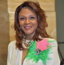 Melanie Elliott's Instagram, Twitter & Facebook