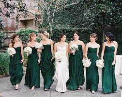 La couleur violet et sa nuance prune sont féminins mais aussi très chic. Septembre 2018 Blog Officiel De Robespourmariage Fr