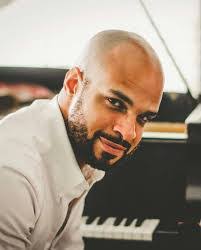 Jennifer Lair's Instagram, Twitter & Facebook