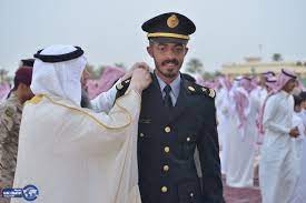 كلية الملك خالد العسكرية، هي كلية عسكرية سعودية افتتحها الملك عبد الله بن عبد العزيز في تاريخ 3 ربيع الأول، 1403هـ الموافق 18 ديسمبر، 1982 بهدف تخريج ضباط يعملون في قوات الحرس الوطني السعودي. Ø¨Ø§Ù„ØµÙˆØ± Ø§Ù„Ø£Ù…ÙŠØ± Ù…ØªØ¹Ø¨ Ø¨Ù† Ø¹Ø¨Ø¯Ø§Ù„Ù„Ù‡ ÙŠØ±Ø¹Ù‰ Ø­ÙÙ„ ØªØ®Ø±ÙŠØ¬ Ø§Ù„Ø¯ÙØ¹ØªÙŠÙ† 28 Ùˆ33 Ù…Ù† ÙƒÙ„ÙŠØ© Ø§Ù„Ù…Ù„Ùƒ Ø®Ø§Ù„Ø¯ Ø§Ù„Ø¹Ø³ÙƒØ±ÙŠØ© ØµØ­ÙŠÙØ© ØµØ¯Ù‰ Ø§Ù„Ø§Ù„ÙƒØªØ±ÙˆÙ†ÙŠØ©