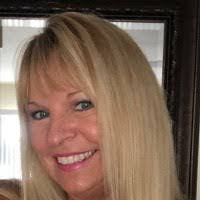 Janet Nicholas's Instagram, Twitter & Facebook