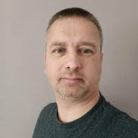 Stuart Hare's Instagram, Twitter & Facebook