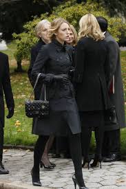 Pin Von Billie Jean Thacker Auf Serena Outfits Gossip Girls Beerdigung Outfits Mode Fur Frauen