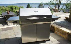 These pellet smokers and grills are great for beginners and our picks are loaded with features that make a great pellet grill from brands we trust and have road tested. A Guide To Pellet Grills And Recommended Brands Barbecuebible Com