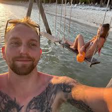 Hi lovely people here, based in Tunbridge Wells here and looking for  recommendations who can do this small flat renovation project locally  please 🙏❤️