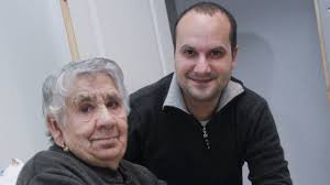 Defensa mantiene la dispensa de navegar al militar de Ferrol que cuida de  su abuela discapacitada