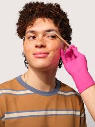 Christina Oxley's Instagram, Twitter & Facebook