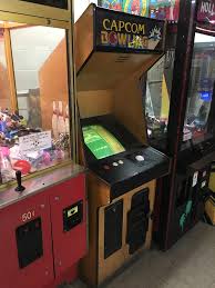Other companies like chicago coin and bally quickly followed suite and soon almost every corner bar and arcade had their own ball bowling machine. Really Rare Dedicated Capcom Bowling Machine Has Been Chilling In A Pizza Shop For Over 30 Years Not Sure How Many Were Made In This Style But It S Agreed It Was Very