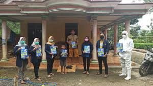 Psikolog anak dan keluarga sekaligus direktur lembaga psikologi daya insani, sani budiantini hermawan. Pemasangan Banner Dan Poster Sebagai Sarana Edukasi Masyarakat Dalam Pencegahan Covid 19 Website Desa Siki