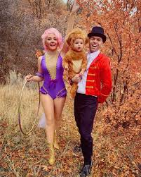 Anne Carlyle Costume Couples Couplescostume Greatest Phillip Showman Tagskey In 2020 Paarkostume Halloween Kostume Fur Paarchen Lustige Paarkostume