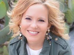 Lori Lenz's Instagram, Twitter & Facebook