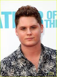 Joey Bragg's Instagram, Twitter & Facebook