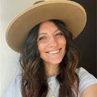 Gabriela Arndt's Instagram, Twitter & Facebook