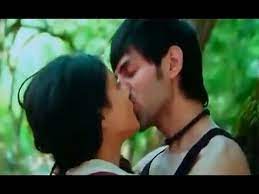 Kaanchi HOT Scene | Mishti & Kartik Tiwari | Behind The Scene - YouTube