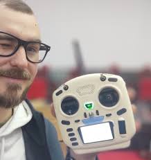 This is definitely a flashy BF-F8HP paint job. Have you customized your  radios at all? Show us your modifications and how you use your equipment!  📷 creds: @kboverland