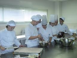 Contamos con un equipo formado por los mejores profesionales en reformas de cocinas. Institutos De Gastronomia