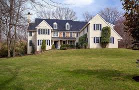 Patrick mahomes of the kansas city chiefs celebrates after the chiefs defeated the san francisco. Nfl Cribs Where Do The Kansas City Chiefs Call Home Realtor Com