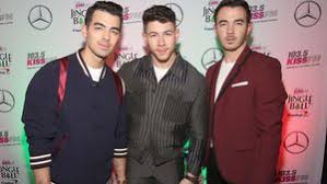 Join team jonas® fan club to be the first to hear about music and news. Jonas Brothers Promiflash De