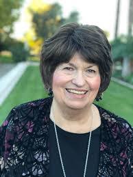 Luann Downs's Instagram, Twitter & Facebook