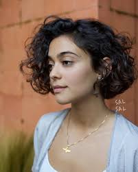 7 Fall Hair Color Trends You Re About To See All Over L A 2020 Goruntuler Ile Dogal Bukleli Sac Bob Sac Stilleri