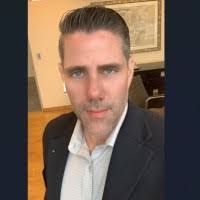 Dmitri Curbelo's Instagram, Twitter & Facebook