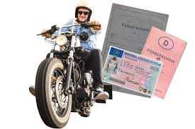 Der führerschein klasse a2 schließt weiterhin klasse m ein und das mindestalter bleibt 18 jahre. Motorradfuhrerschein Ratgeber Alles Zum Thema Bei Thunderbike