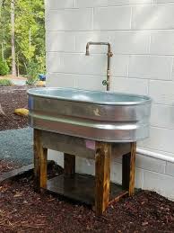 Spultisch Fur Den Aussenbereich Kreative Ideen Und Nutzliche Tipps Waschbecken Garten Gartenwaschbecken Aussenwaschbecken